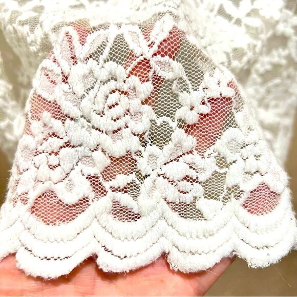 Notations Ivory Lace Lined Sleeveless Top Large - Picture 5 of 7